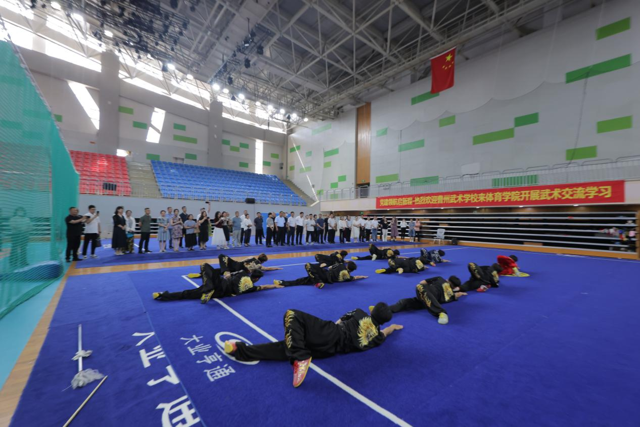 “感黨恩、聽黨話、跟黨走 鑄牢中華民族共同體意識”——五支部聯合開展主題黨日活動