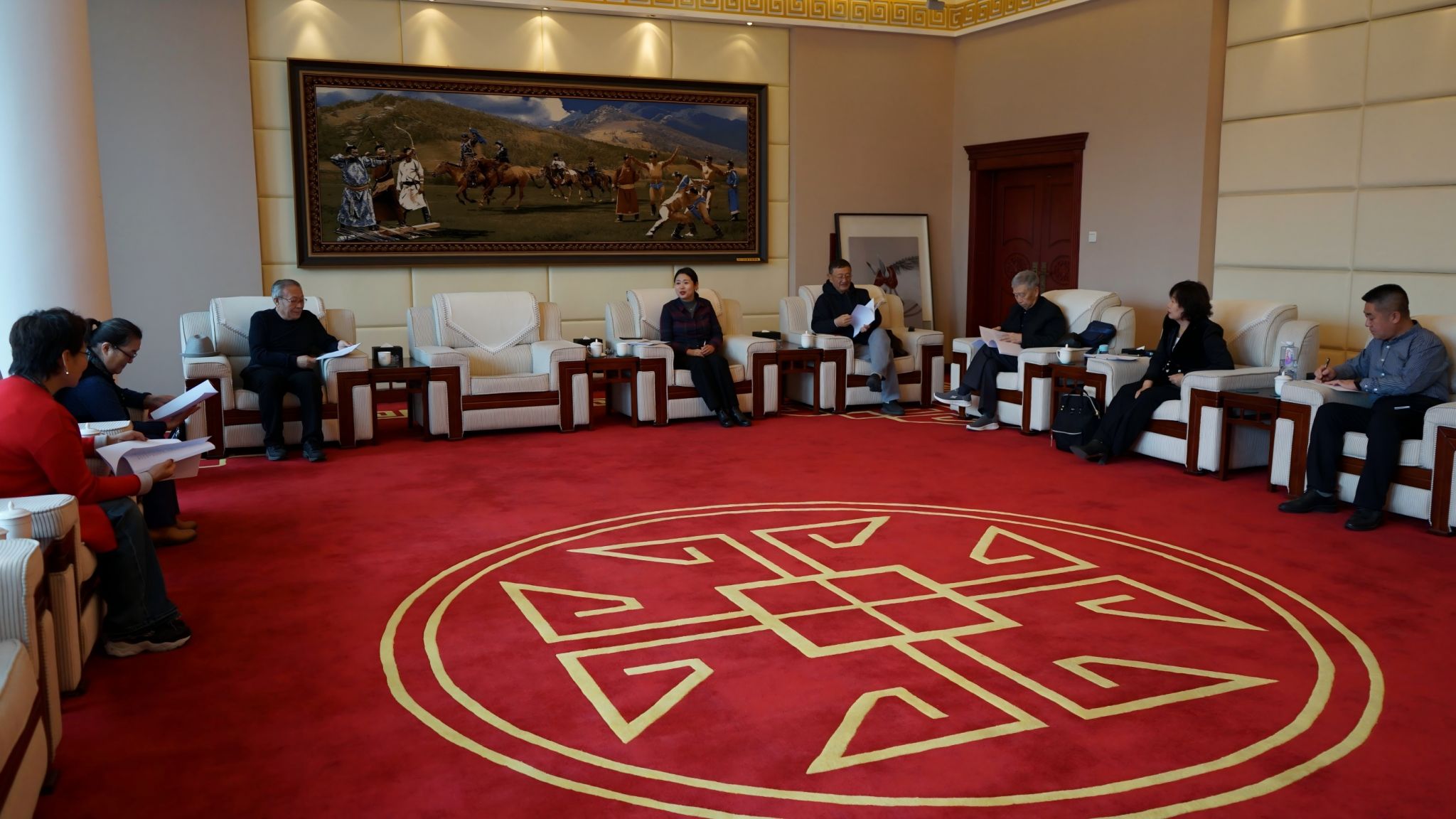 學校召開離退休老干部座談會征求第三次黨代會報告意見和建議