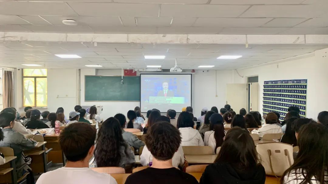 學回信精神，燃青春擔當之火——校學生會組織學習習近平總書記重要講話和給謝依特小學戍邊支教西部計劃志愿者服務隊隊員回信精神