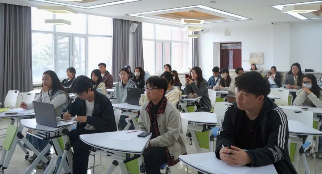 校團委舉辦2025年“挑戰杯”大學生課外學術科技作品競賽打磨培訓會